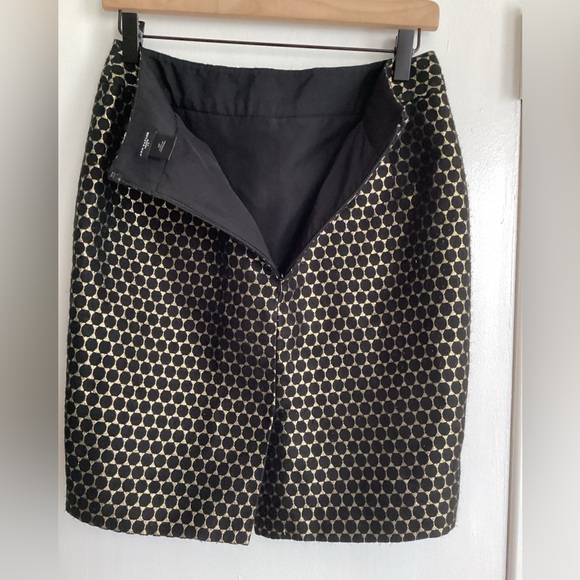 - Ann Taylor LOFT pencil skirt. Black gold above knee size 4p - Picture 2 of 4
